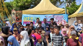 Sejumlah anak yatim saat menikmati wahana bermain gratis. (Madurakita.com)