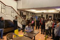 Jajaran aparat keamanan saat melakukan razia di beberapa tempat hiburan dan rumah kos (Madurakita.com)