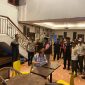 Jajaran aparat keamanan saat melakukan razia di beberapa tempat hiburan dan rumah kos (Madurakita.com)