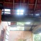 Salah satu kondisi rumah warga Palengaan usai diterpa angin kencang (Madurakita.com)