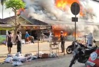 Suasana saat kebakaran di Ganding Sumenep (Madurakita.com)