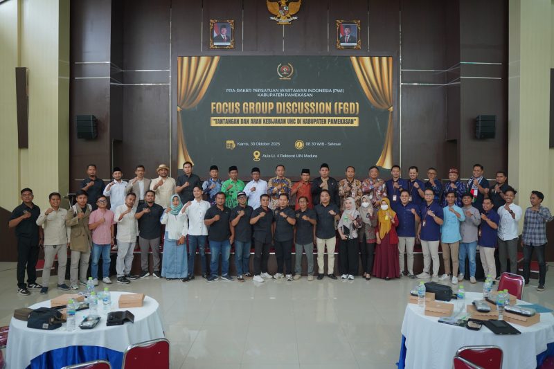 Foto Bersama FGD Bersama PWI Pamekasan (Madurakita.com)