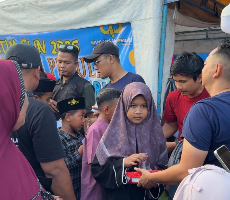 Suasana pasar rakyat di Pamekasan bersama ratusan anak yatim (Madurakita.com)