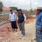 Wakil Bupati Pamekasan saat mengunjungi Keluarga yang terdampak Kebakaran (Madurakita.com)