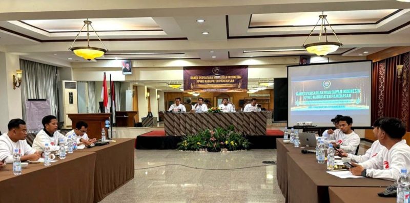 PWI Pamekasan saat melakukan Raker (madura.kita.com)