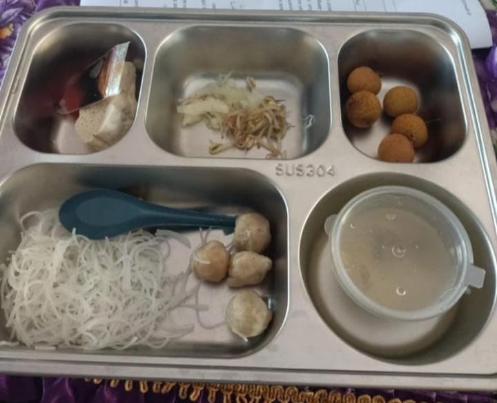 Menu MBG yang disajikan di Blaban Pamekasan (madurakita.com).