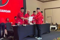 Taufadi saat menerima SK kepemimpinan untuk lima tahun kedepan (ist). 