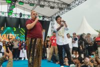 Konser Valen Da7 di Stadion Pamekasan bersama H. Her (madurakita.com). 