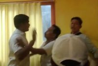 Kader partai Golkar saat adu mulut hingga saling dorong (madurakita.com). 
