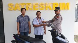 Polres Pamekasan saat mengembalikan kendaraannya yang sudah ditemukan (madurakita.com)