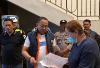 Tim Gabungan keamanan Pamekasan saat melakukan razia tempat hiburan (madurakita.com)