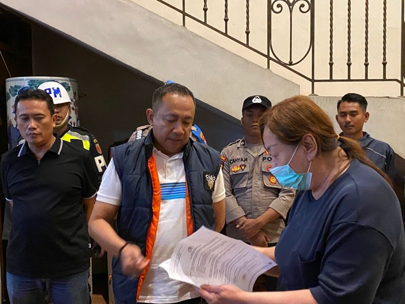 Tim Gabungan keamanan Pamekasan saat melakukan razia tempat hiburan (madurakita.com)