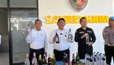 Ratusan miras Hasil Penertiban polres Pamekasan (madurakita.com)