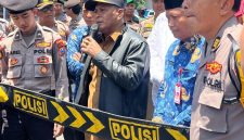 Satgas MBG Pamekasan saat menemui masa aksi (madurakita.com)