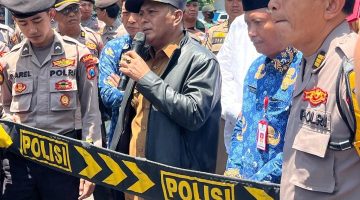 Satgas MBG Pamekasan saat menemui masa aksi (madurakita.com)